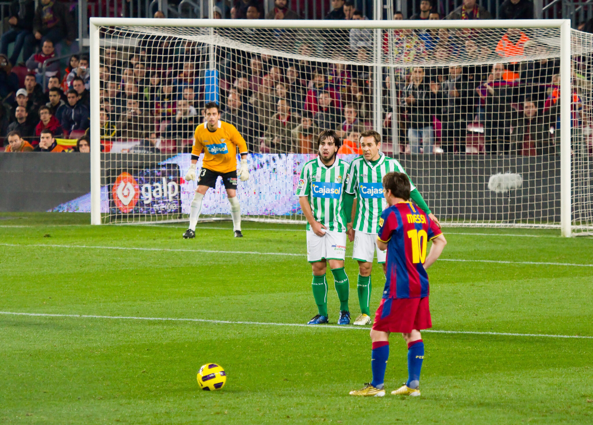 Lionel Messi preparing for free kick Lionel Messi preparing for free kick